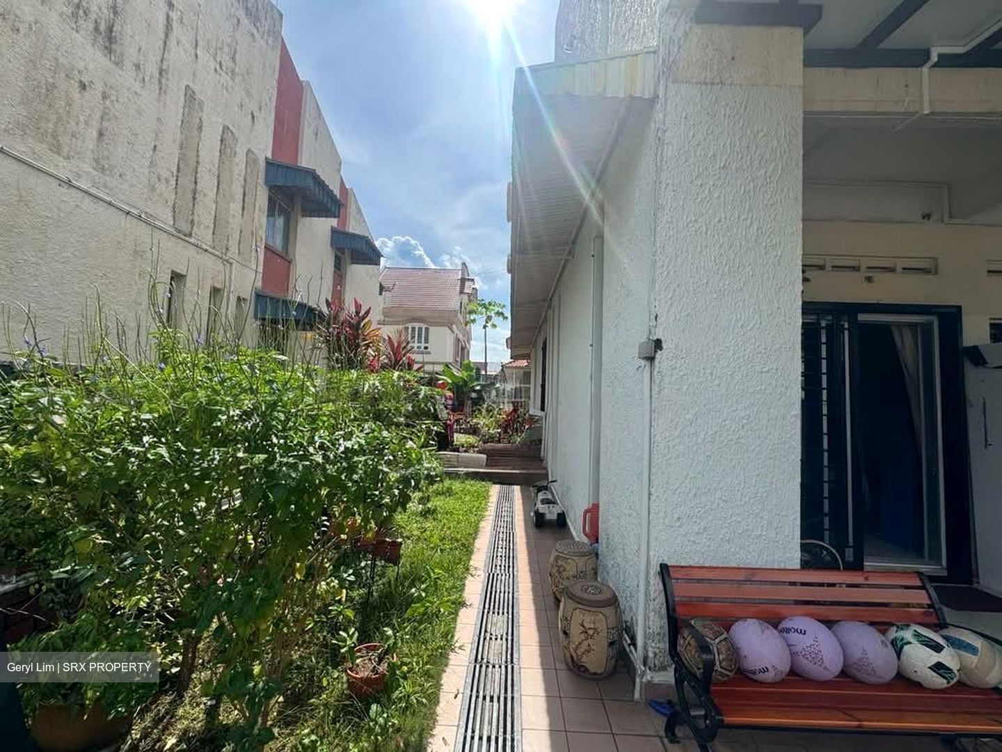 Tai Hwan Garden (D19), Terrace #552550511